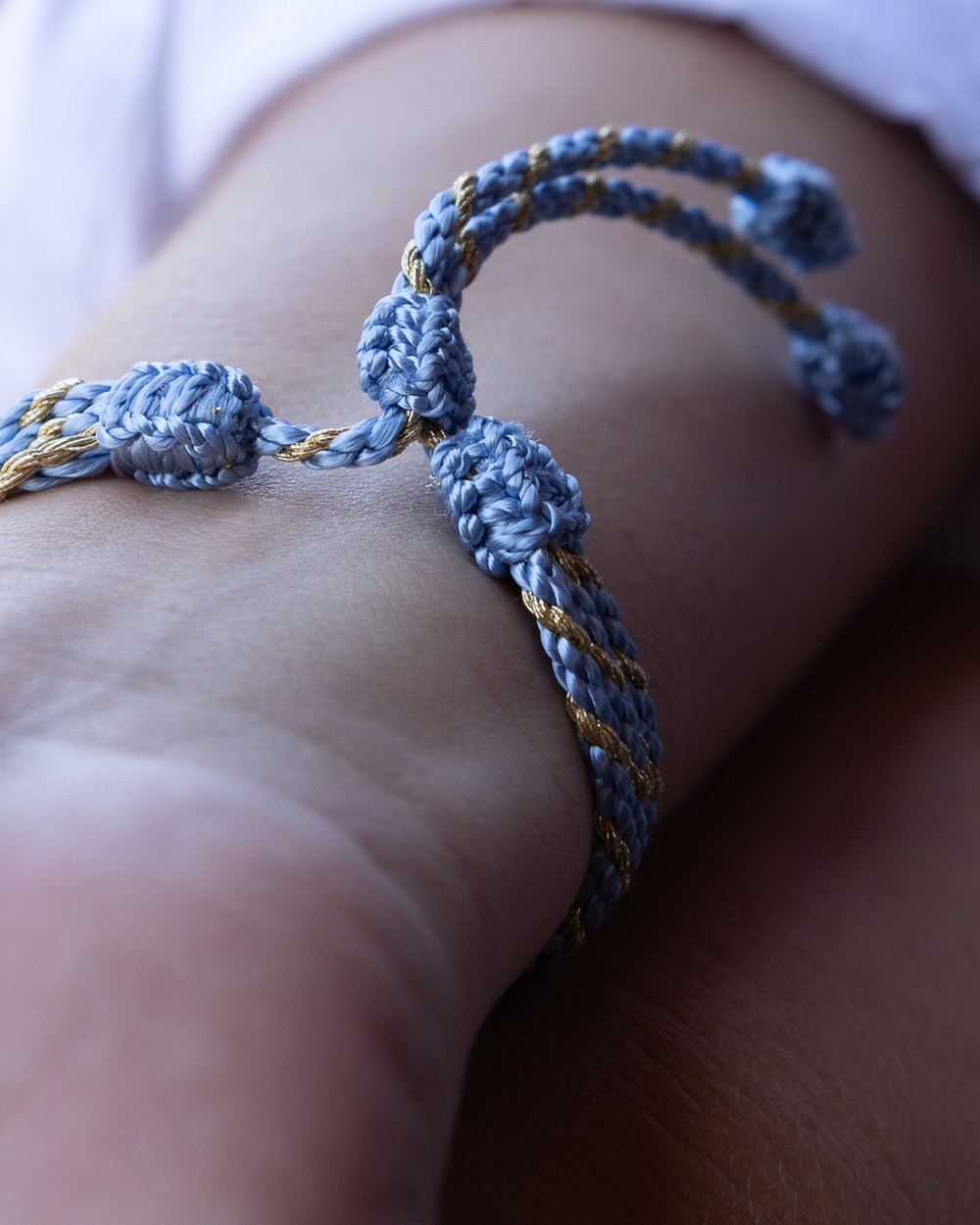 Bracelet "Nœud d'Infini" — Bleu Ciel & Doré — Sha AZ Marrakech
