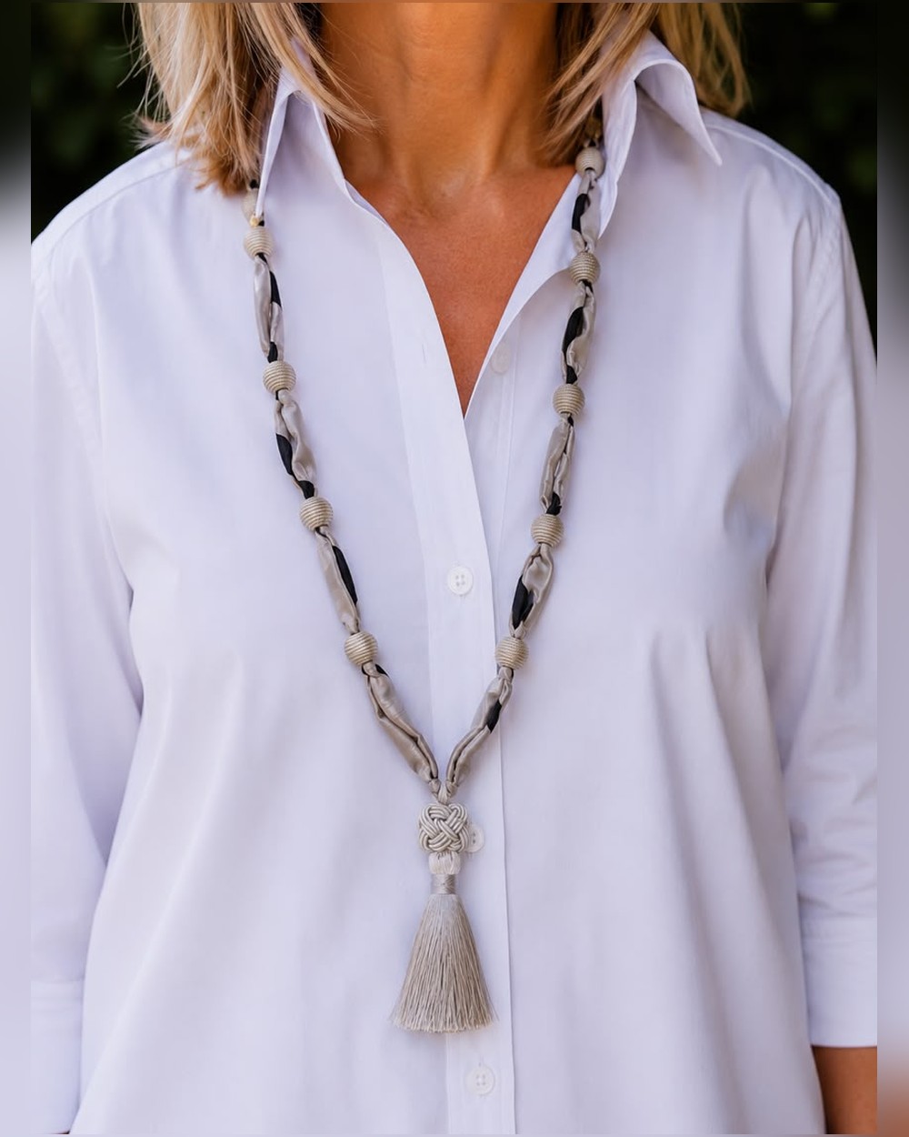 Sautoir "Foulard Beige et Noir & Pompon Ivoire" — Sha AZ Marrakech